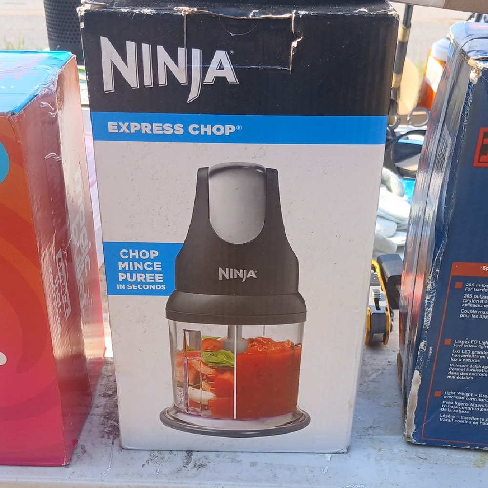Ninja Express Chop with Black and Gray Design